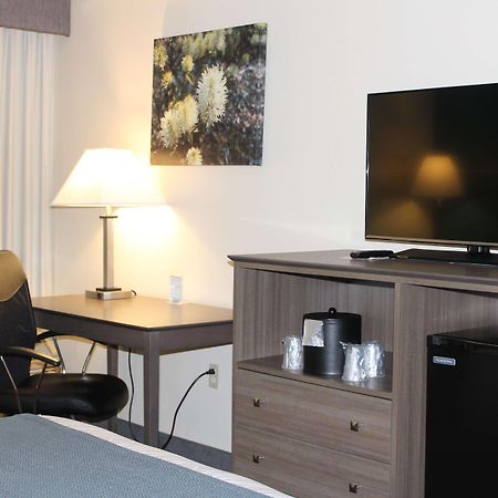 Best Western Plus Yadkin Valley Inn & Suites Jonesville Экстерьер фото
