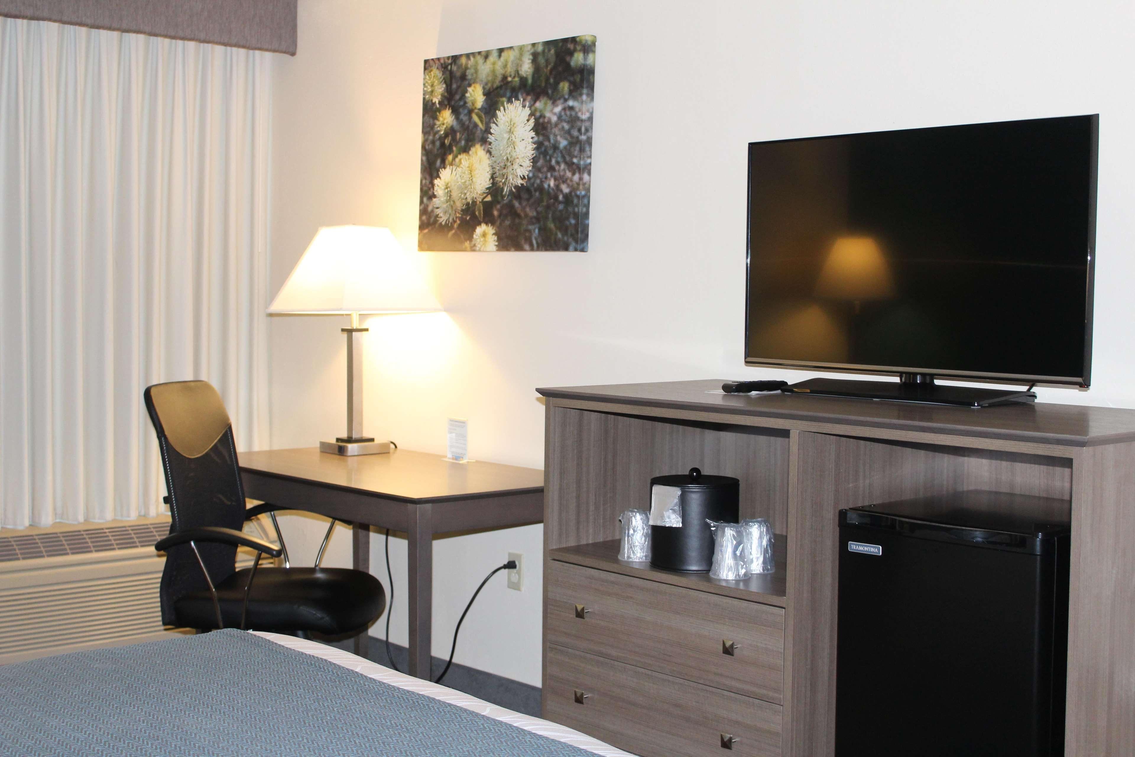 Best Western Plus Yadkin Valley Inn & Suites Jonesville Экстерьер фото