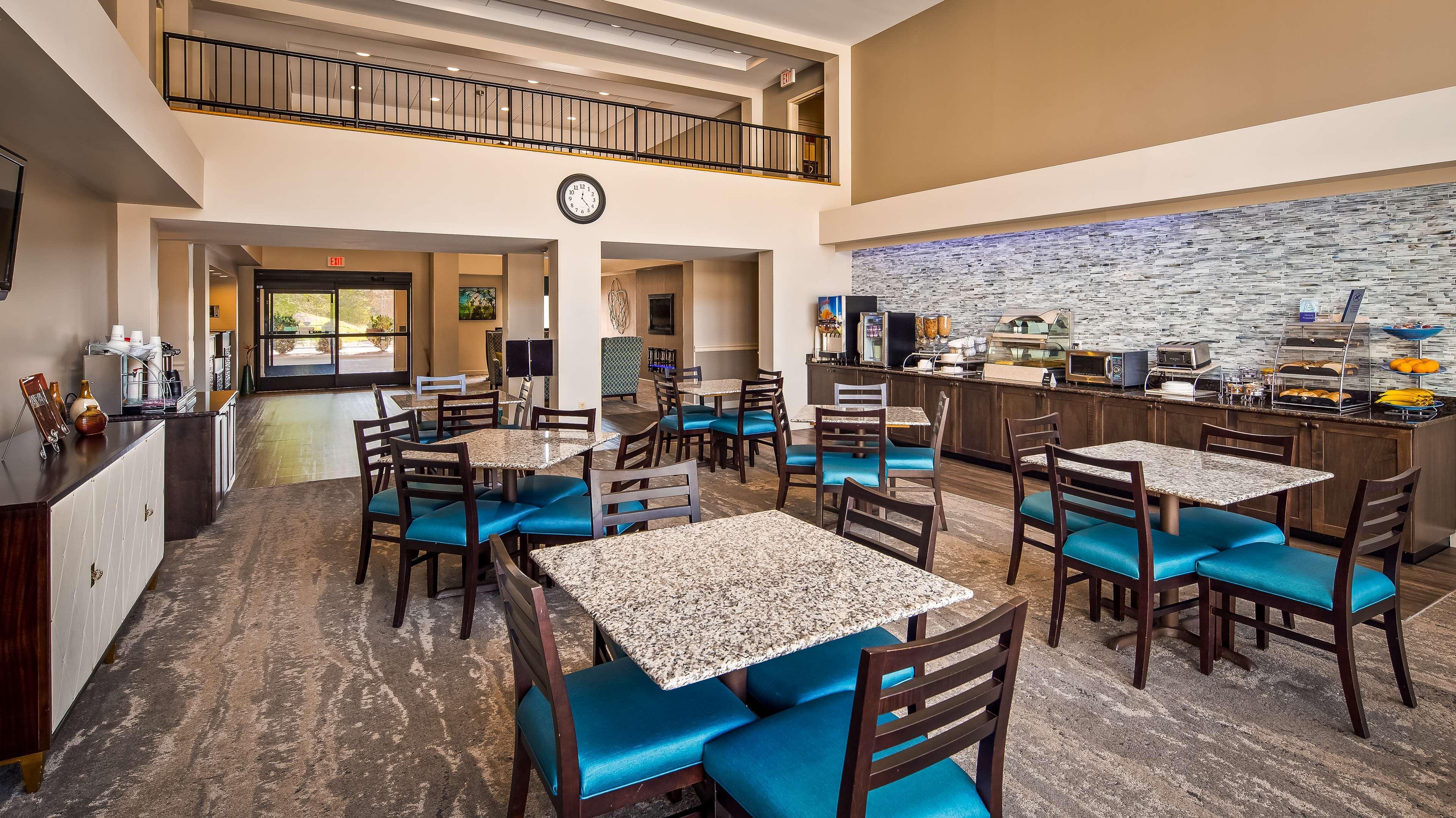 Best Western Plus Yadkin Valley Inn & Suites Jonesville Экстерьер фото