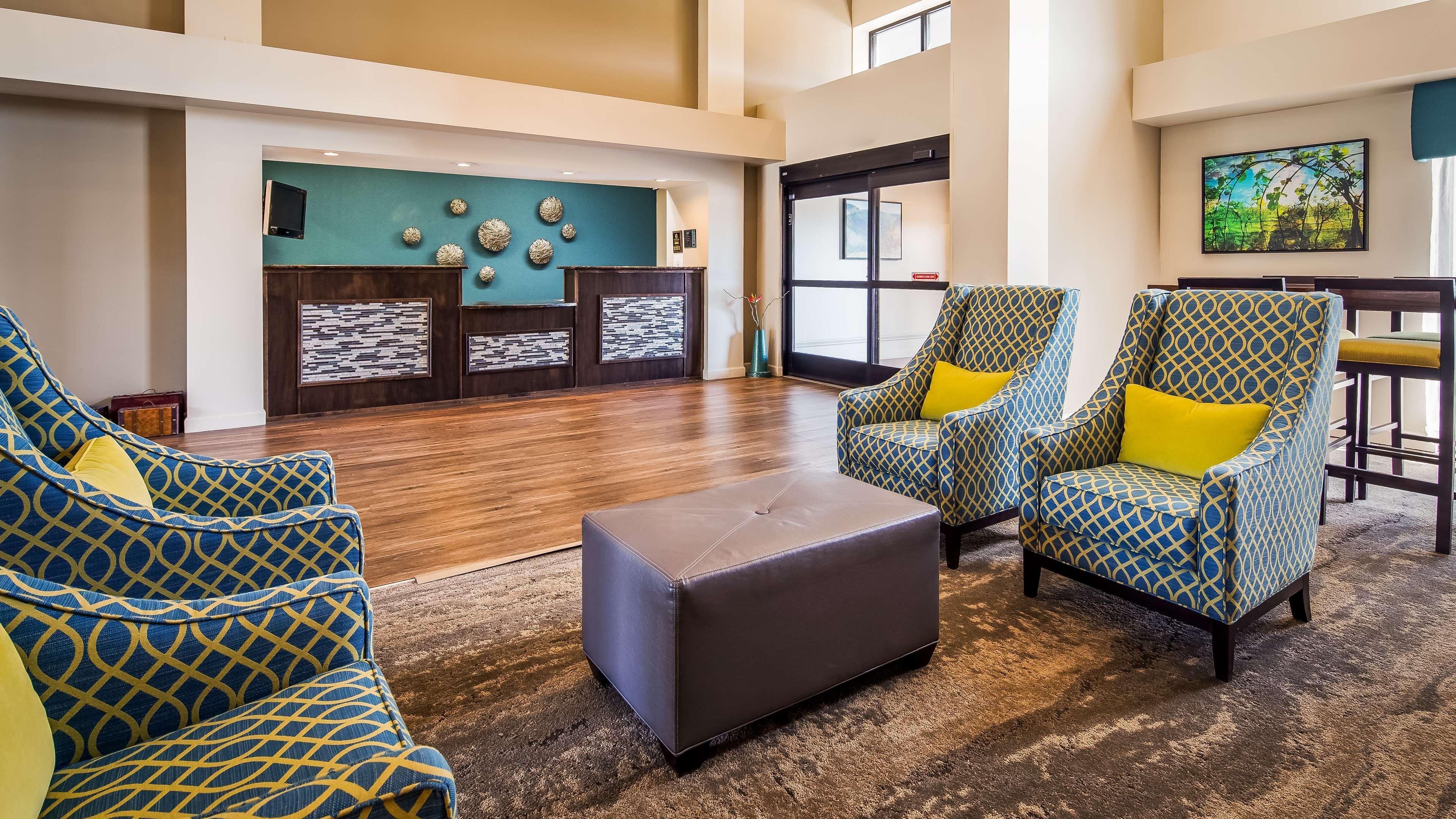 Best Western Plus Yadkin Valley Inn & Suites Jonesville Экстерьер фото