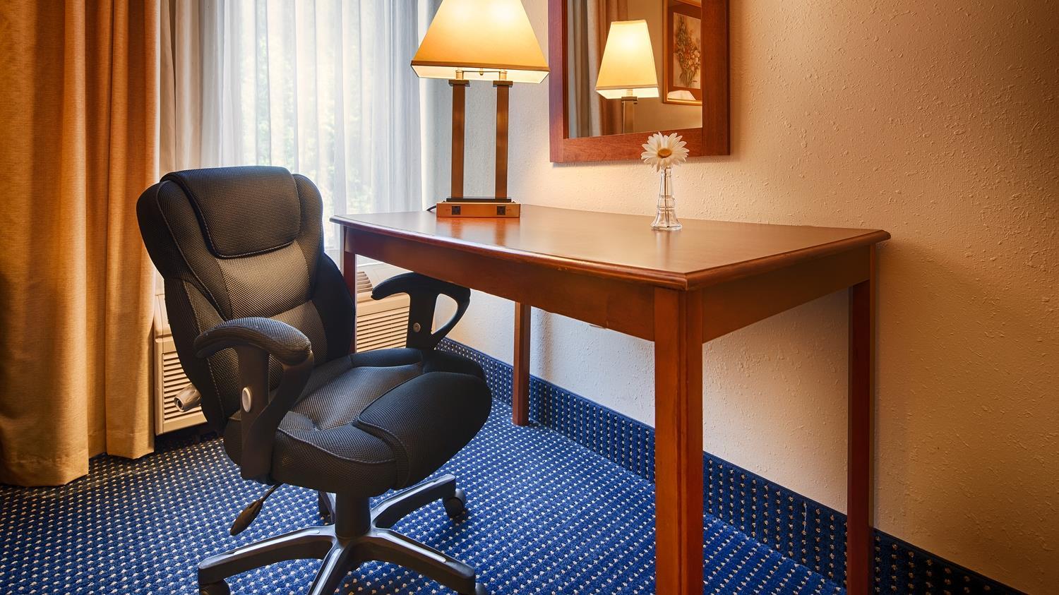 Best Western Plus Yadkin Valley Inn & Suites Jonesville Экстерьер фото