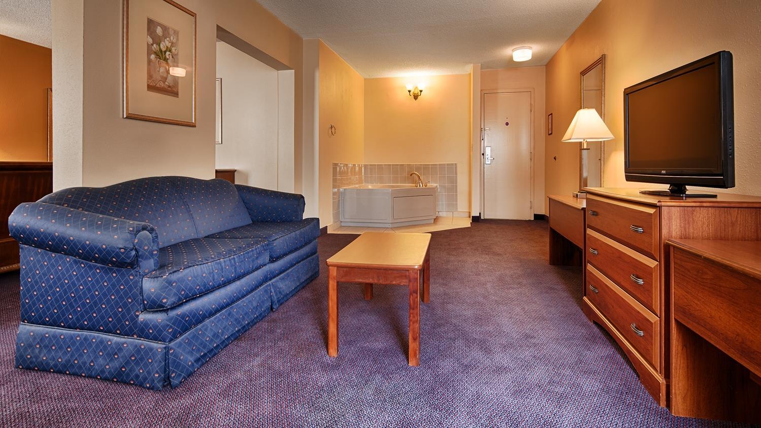 Best Western Plus Yadkin Valley Inn & Suites Jonesville Экстерьер фото