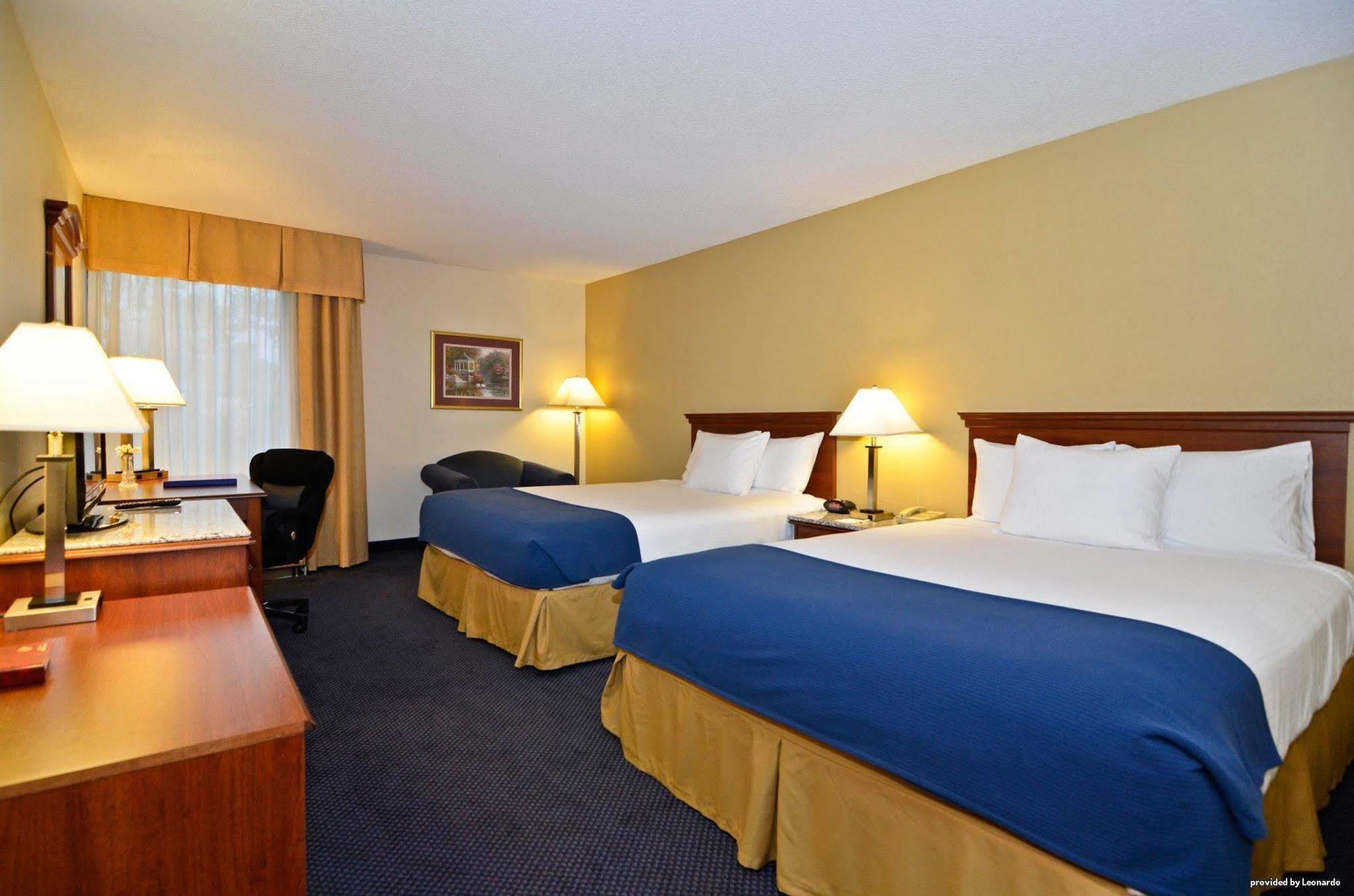 Best Western Plus Yadkin Valley Inn & Suites Jonesville Экстерьер фото
