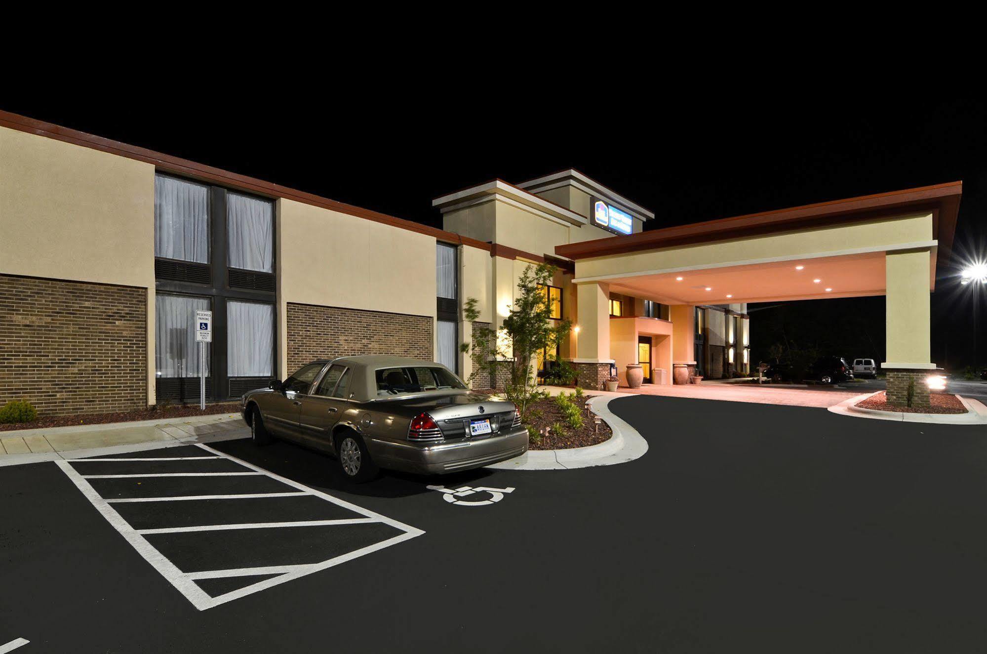 Best Western Plus Yadkin Valley Inn & Suites Jonesville Экстерьер фото