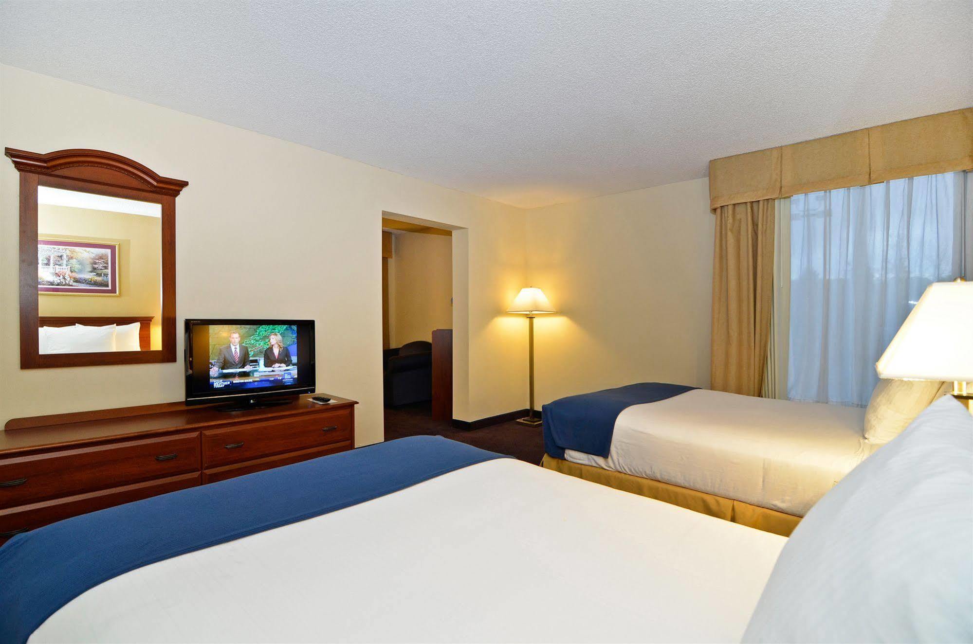 Best Western Plus Yadkin Valley Inn & Suites Jonesville Экстерьер фото