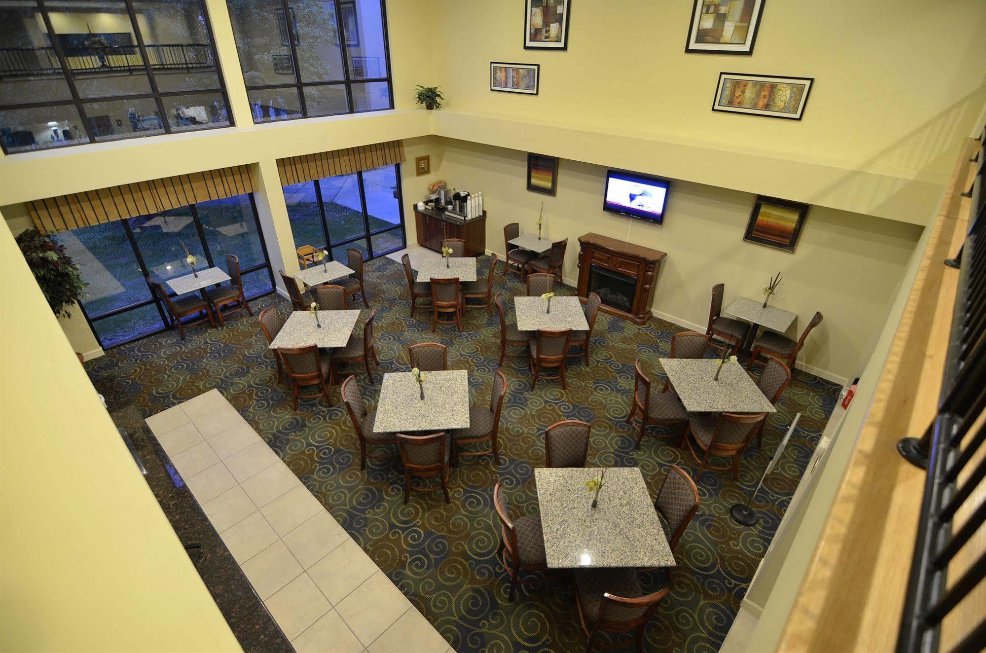 Best Western Plus Yadkin Valley Inn & Suites Jonesville Экстерьер фото