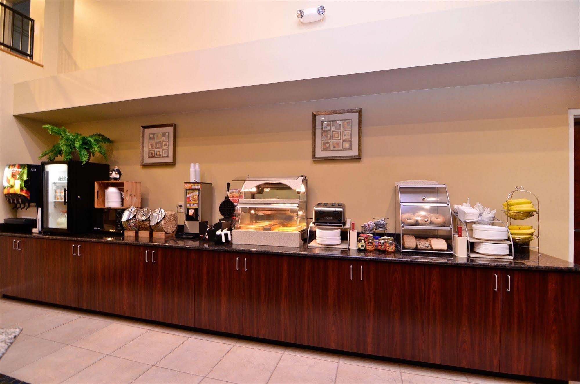 Best Western Plus Yadkin Valley Inn & Suites Jonesville Экстерьер фото