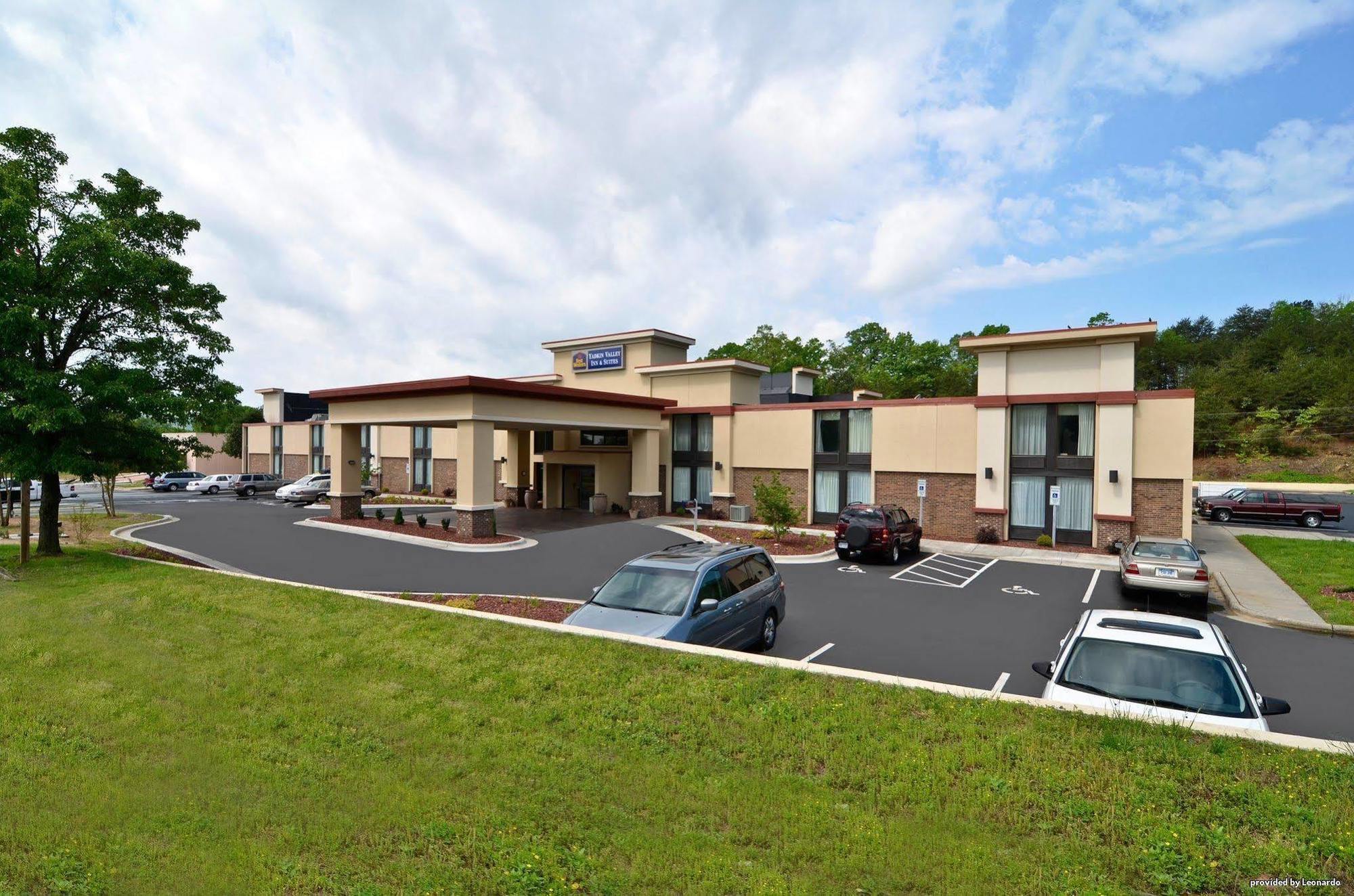 Best Western Plus Yadkin Valley Inn & Suites Jonesville Экстерьер фото